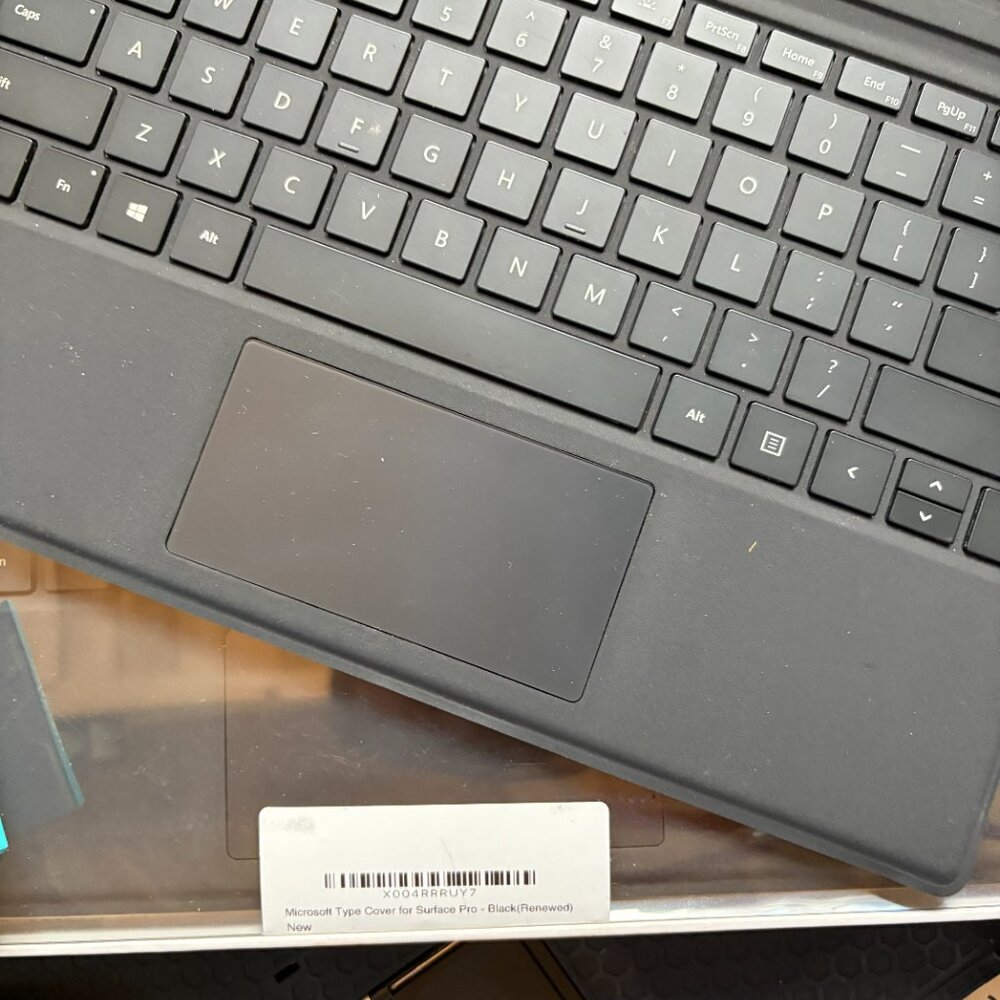 Genuine Microsoft Surface Type Cover keyboard (Model RF2-00001) - Picture 4 of 6